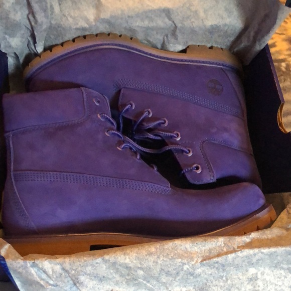 Brand new, just tried on, beautiful color - Picture 3 of 9